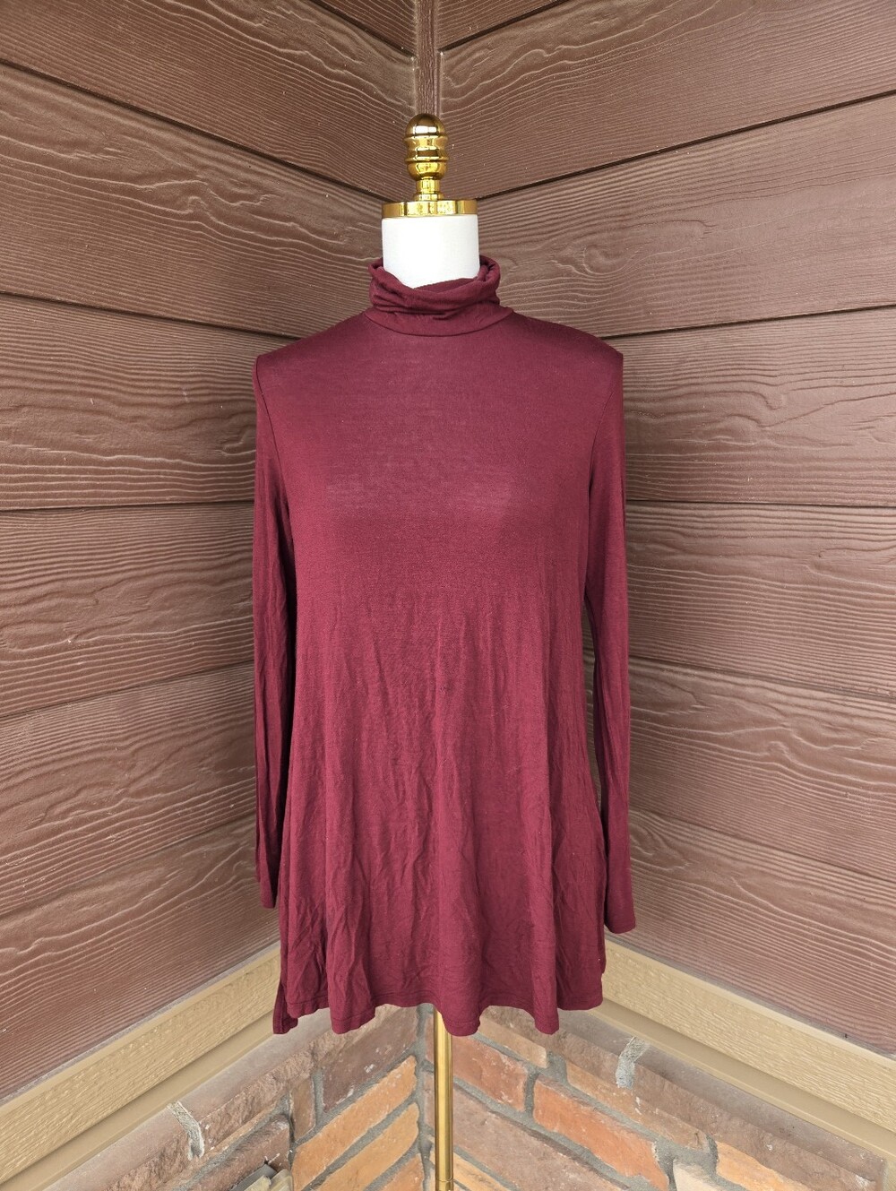 Mossimo Supply Co Burgundy Long Sleeve Turtleneck – Women’s Small